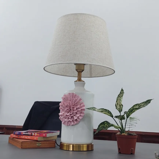 Đèn ngủ để bàn gốm sứ hoa LUXURY cao cấp - Ảnh 4