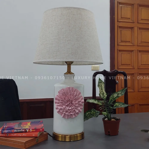 Đèn ngủ để bàn gốm sứ hoa LUXURY cao cấp - Ảnh 5